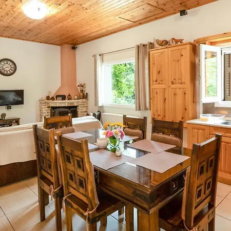 Holiday home Galini Vines - Authentic Corfu Village Life Wifi Ac *