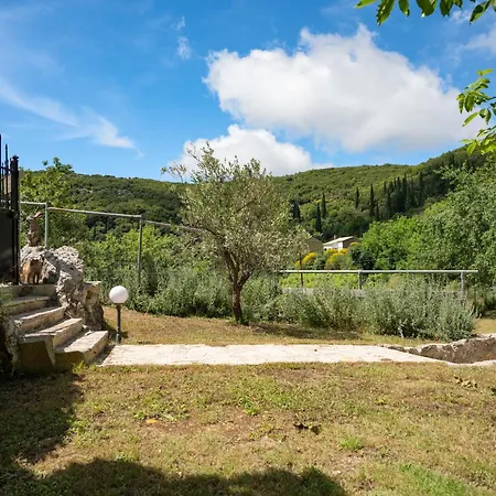 Holiday home Galini Vines - Authentic Corfu Village Life Wifi Ac Petaleia
