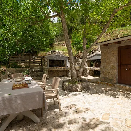 Galini Vines - Authentic Corfu Village Life Wifi Ac Petaleia